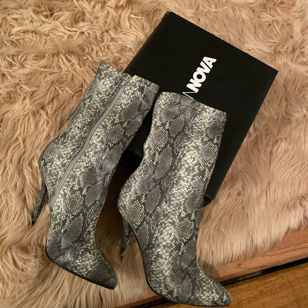 High heel booties